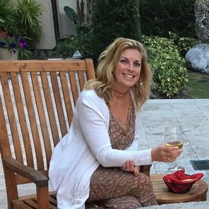 Meet your Posher, Carrie